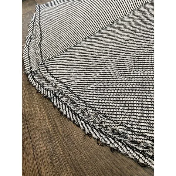 Womens‎ Blu Pepper black and white high neck tank top raw hem size medium - Picture 2 of 6